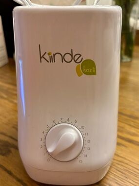 Kiinde Kozii White Bottle Warmer for Kids